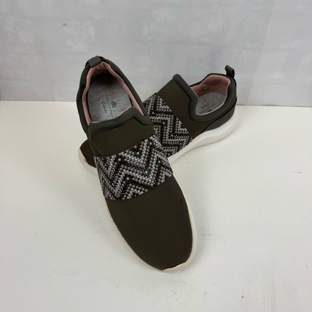 Clarks Cloudsteppers Embellished Slip-Ons Dark Olive Nova-Way‎ Sz. 6.5M NWOT